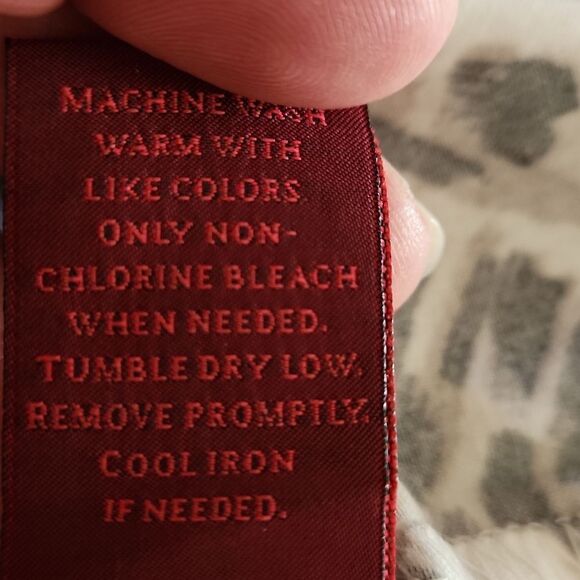 212 Collection, set of two women's small sleeveless blouses - Picture 12 of 12